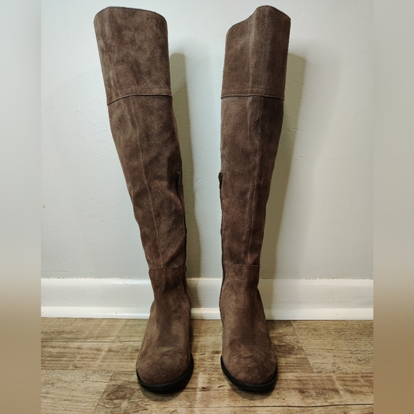 Vince Camuto Knee high taupe suede boots size 7 - Picture 4 of 5